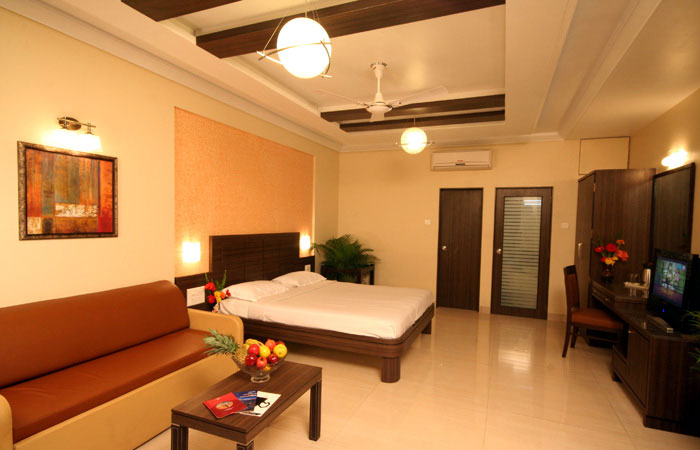 Hotel Saket Plaza